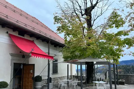 Avtomobilska potovanja po Sloveniji: znamenitosti ob avtocestnem omrežju